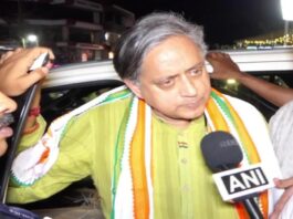SHASHI THAROOR CONVOY ATTACKED