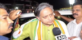 SHASHI THAROOR CONVOY ATTACKED