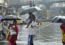 Mumbai monsoon rain : सड़कों और रेलवे ट्रैक पर भरा पानी, अंधेरी सबवे बंद… मुंबई में आफत लाई मानसून की बारिश Mumbai monsoon rain