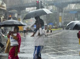 Mumbai monsoon rain : सड़कों और रेलवे ट्रैक पर भरा पानी, अंधेरी सबवे बंद… मुंबई में आफत लाई मानसून की बारिश Mumbai monsoon rain