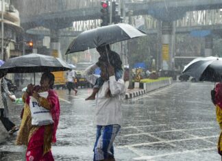 Mumbai monsoon rain : सड़कों और रेलवे ट्रैक पर भरा पानी, अंधेरी सबवे बंद… मुंबई में आफत लाई मानसून की बारिश Mumbai monsoon rain