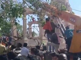 PARBHANI TEMPLE ACCIDENT : परभणी में हनुमान मंदिर की छत गिरने से 6 श्रद्धालुओं की मौत, कई मलबे में फंसे PARBHANI TEMPLE ACCIDENT