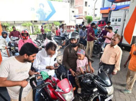 India fuel policy : पेट्रोल पंपों से थोक में डीजल-पेट्रोल खरीदने पर रोक, केंद्र सरकार का बड़ा फैसला India fuel policy