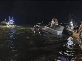 Indians Boat Capsize : वियतनाम में भारतीय पर्यटकों से भरी नाव पलटी, 15 भारतीय लोगों की मौत Indians Boat Capsize