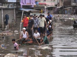 Monsoon Rains India : यूपी-गुजरात से लेकर उत्तराखंड में बारिश ने मचाई तबाही, चारधाम यात्रा प्रभावित Monsoon Rains India